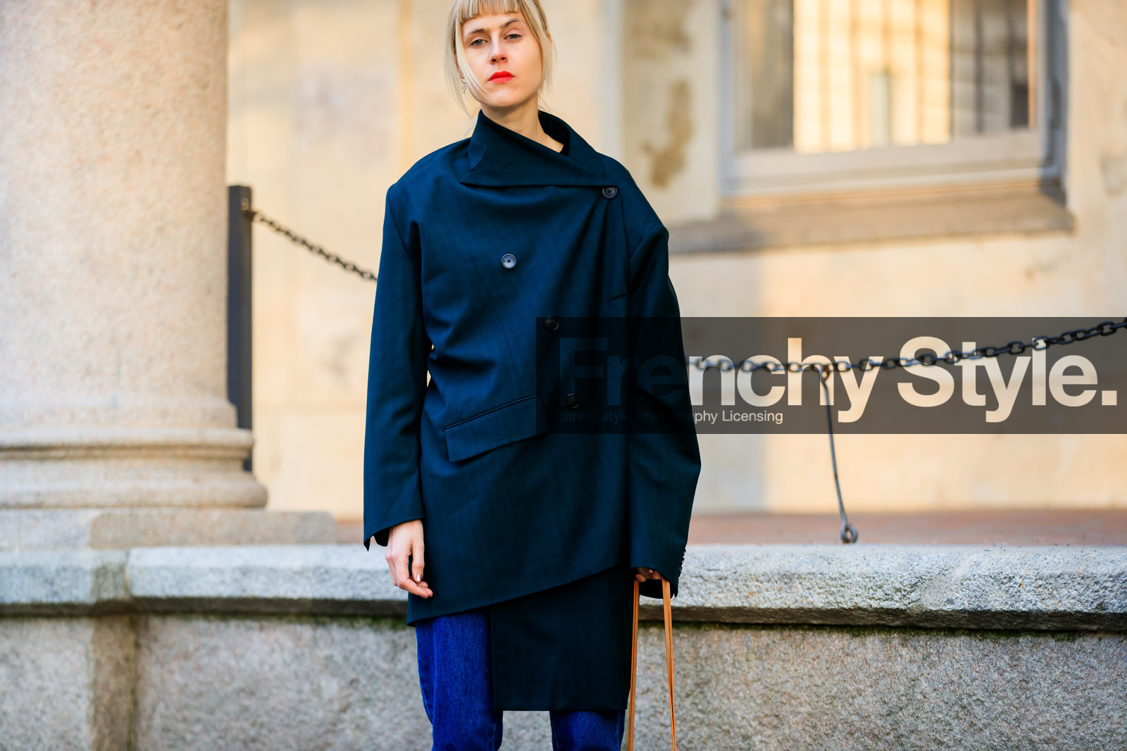 black jacket, blue denim, denim pants, jeans, trousers, fashion week, frenchystyle, FW, jonathan paciullo, street style, MFW, MILAN, AUTUMN WINTER 2018-2019, FALL WINTER 2018-2019, FW 18-19, horizontal, atmosphere details, linda tol