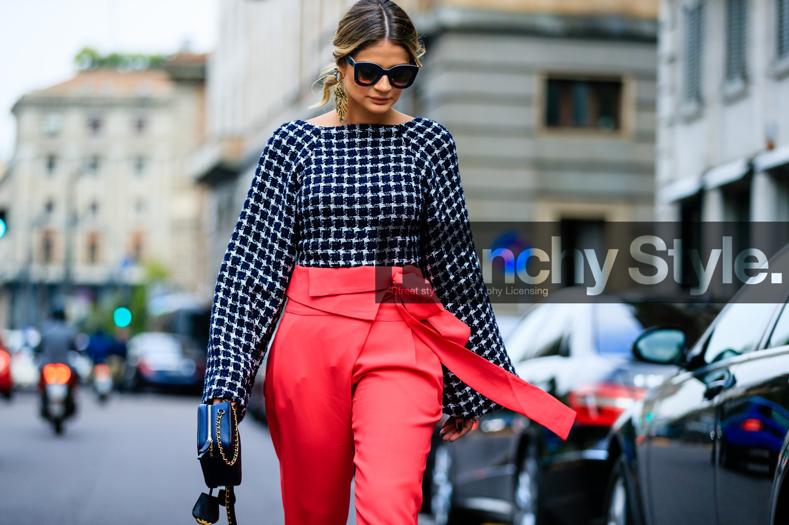 atmosphere details, checked top, detail, fashion week, frenchystyle, FW, graphic top, high waist, horizontal, jonathan paciullo, leather bag, MFW, MILAN, pink pants, printed top, SPRING SUMMER 2017, SS 17, street style, sunglasses, thassia naves, trousers, yellow shoes