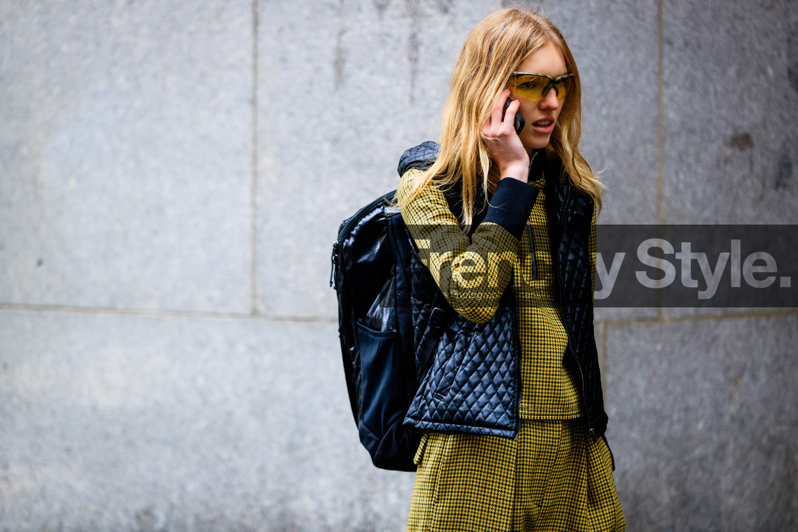 atmosphere details, AUTUMN WINTER 2017-2018, AW 17-18, backpack, black bag, black jacket, detail, FALL WINTER 2017-2018, fashion week, frenchystyle, FW, FW 17-18, horizontal, houndstooth pattern, jonathan paciullo, model, NEW YORK, NYFW, printed pants, printed sweater, sleeveless, street style, sunglasses, trousers, yellow pants, yellow sweater
