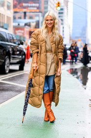 beige coat, beige jacket, beige leather belt, belted jacket, camel leather boots, high boots, blue jeans, down jacket, gucci umbrella, monogrammed umbrella, black umbrella, fashion week, frenchystyle, FW, jonathan paciullo, street style, NYFW, NEW YORK, AUTUMN WINTER 2020-2021, FALL WINTER 2020-2021, FW 20-21, vertical, full length
