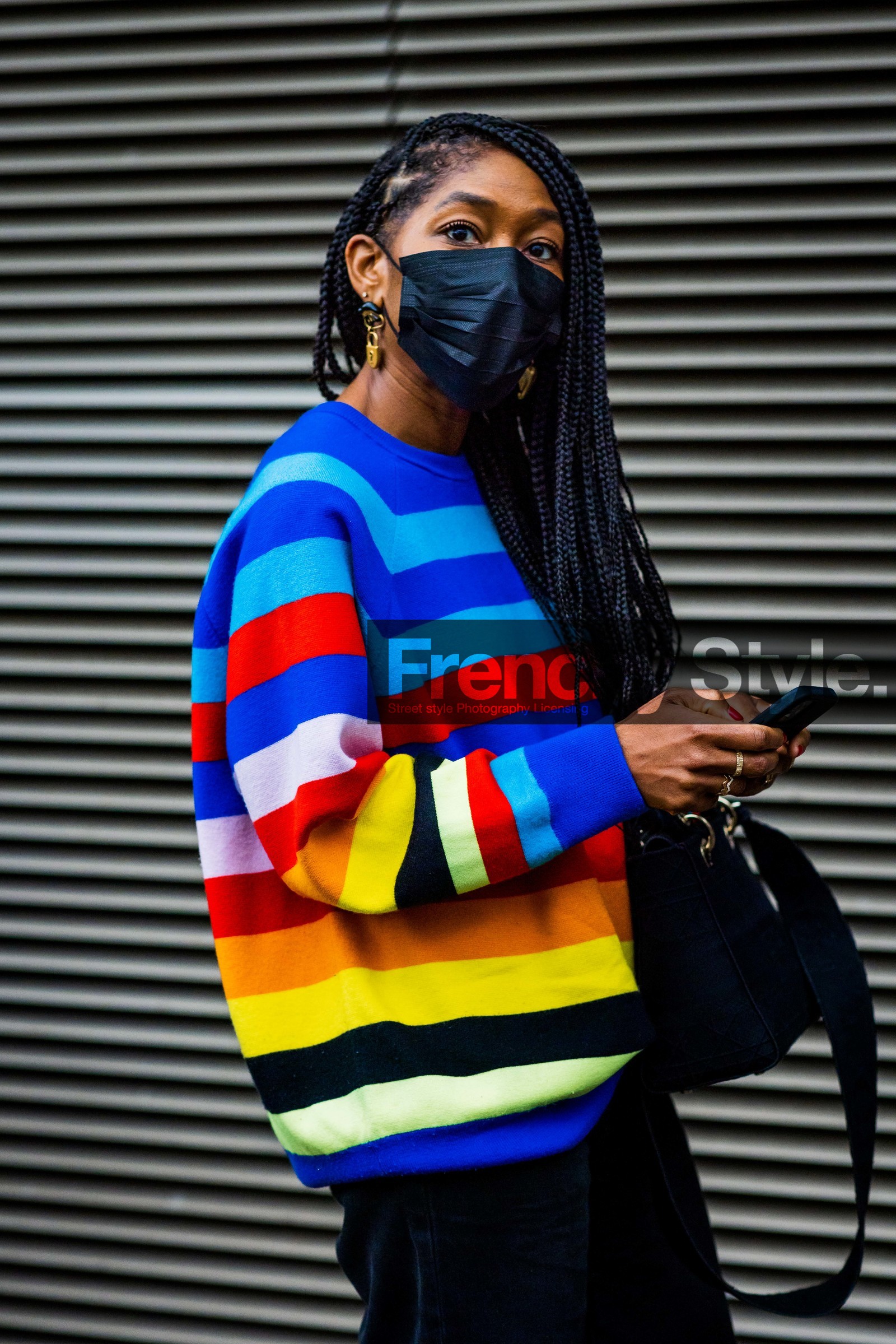 jumper, stripes, colorful, black, handbag, details, earrings, fashion week, frenchystyle, FW, jonathan paciullo, street style, SS 22, SPRING SUMMER 2022, LFW, LONDON, vertical, atmosphere details, detail