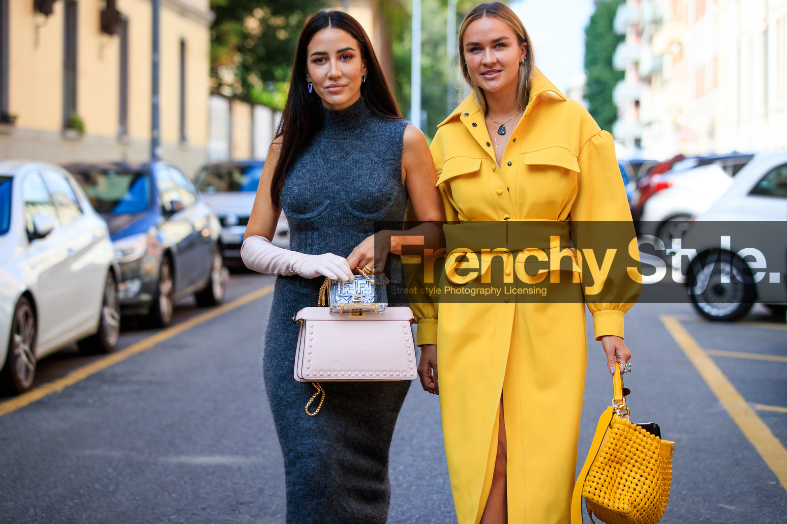 grey dress, long dress, sleeveless dress, high collar dress, knit dress, knitwear, light pink bag, nude bag, fendi bag, plastic bag, sheer bag, peekaboo bag, hand bag, light pink gloves, leather bag, leather gloves, golden strap bag, multi bag, yellow dress, yellow jacket, jacket dress, belted dress, belted jacket, long sleeves dress, dress shirt, yellow bag, yellow leather bag, openwork bag, golden necklace, long necklace, stone necklace, fendi look, fendi dress, tamara kalinic, nina suess, fashion week, frenchystyle, FW, jonathan paciullo, street style, MFW, MILAN, SPRING SUMMER 2021, SS 21, horizontal, atmosphere details, detail