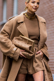 bag, beige bag, beige coat, beige monochrome, coat, fendi bag, fendi jewellery, Leonie Hanne, monochrome, short, wool coat, wool short, fashion week, frenchystyle, FW, jonathan paciullo, street style, MFW, MILAN, SPRING SUMMER 2022, SS 22, vertical, atmosphere details, detail
