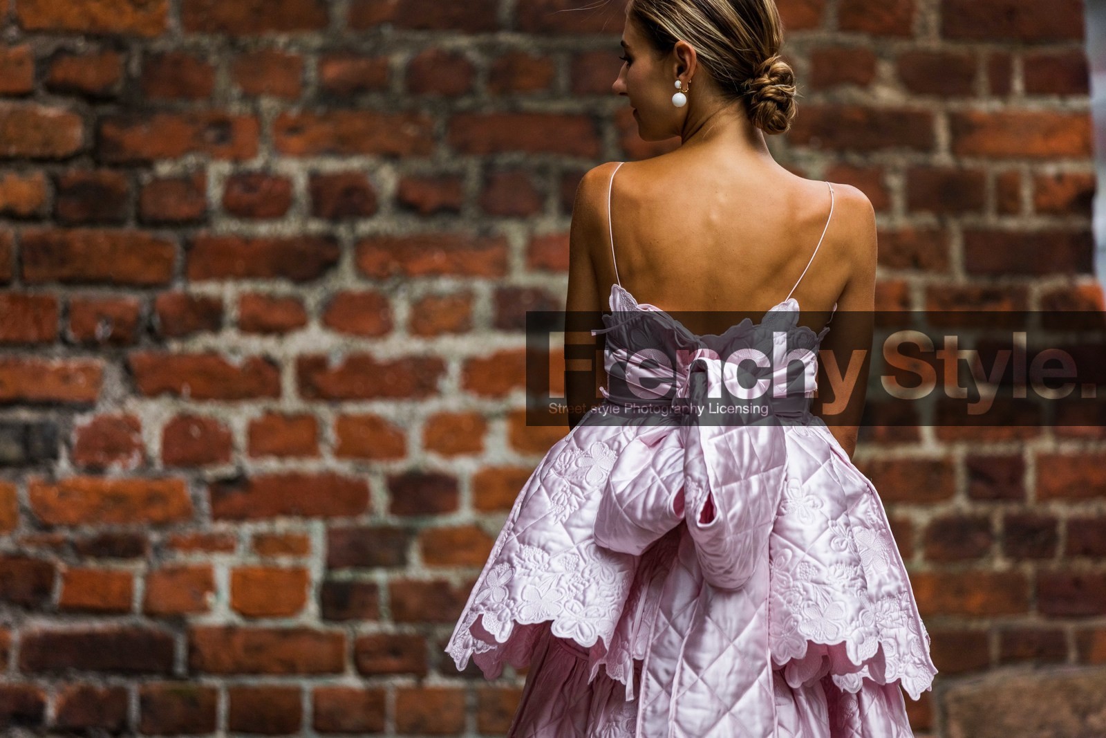Jenny M Walton, light pink dress, pink dress, ruffle dress, sleeveless dress, embroidered dress, knot details, knoted dress, back details, quilted dress, fashion week, frenchystyle, FW, jonathan paciullo, street style, SPRING SUMMER 2022, SS 22, COPENHAGEN, CPHFW, atmosphere details, horizontal