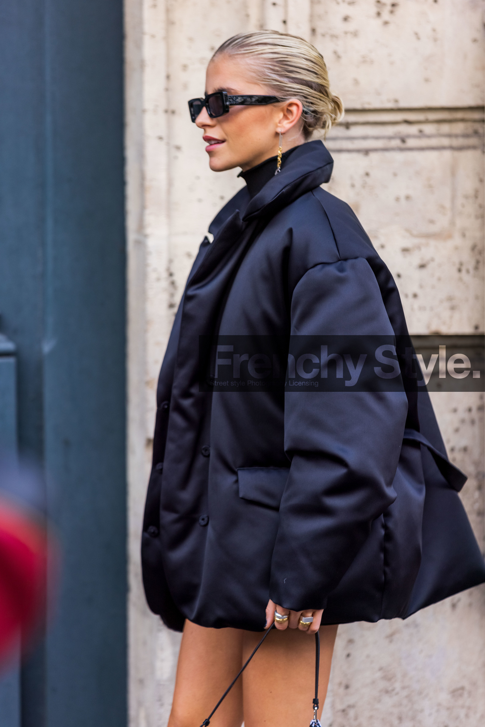 black puffer, black sunglasses, Caroline Daur, puffer, rectangle sunglasses, sunglasses, jacket, black jacket, oversize jacket, fashion week, frenchystyle, FW, jonathan paciullo, street style, PFW, PARIS, SPRING SUMMER 2022, SS 22, vertical, atmosphere details
