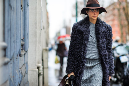 atmosphere details, AUTUMN WINTER 2016-2017, AW 16-17, black coat, black fur, black jacket, brown bag, brown boots, brown hat, detail, FALL WINTER 2016-2017, fashion week, frenchystyle, fur coat, fur jacket, FW, FW 16-17, grey dress, high heels, horizontal, jonathan paciullo, knit dress, leather bag, leather boots, LFW, LONDON, MENSWEAR, street style