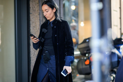 atmosphere details, AUTUMN WINTER 2017-2018, AW 17-18, black belt, black coat, black sweater, blue dress, detail, FALL WINTER 2017-2018, fashion week, frenchystyle, FW, FW 17-18, horizontal, iphone, jonathan paciullo, MFW, MILAN, pompons, shirt dress, street style, velvet
