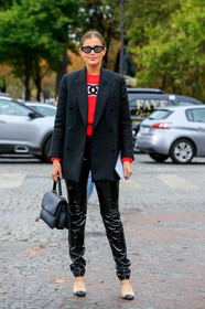 black jacket, black vinyl pants, black leather bag, black sunglasses, eyecat sunglasses, celine sunglasses, mirror sunglasses, red pullover, hand bag, beige leather shoes, beige leather slippers, bicolor shoes, chanel bag, chanel pullover, chanel shoes, tight pants, PARIS, PFW, SPRING SUMMER 2020, SS 20, fashion week, frenchystyle, FW, jonathan paciullo, street style, vertical, full length