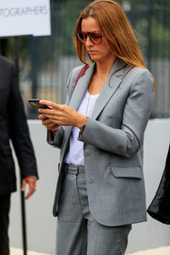 aviator sunglasses, scale sunglasses, grey jacket, grey pants, grey suits, light grey jacket, light grey pants, light grey suits, fashion week, frenchystyle, FW, jonathan paciullo, street style, PFW, PARIS, SPRING SUMMER 2022, SS 22, vertical, atmosphere details, detail