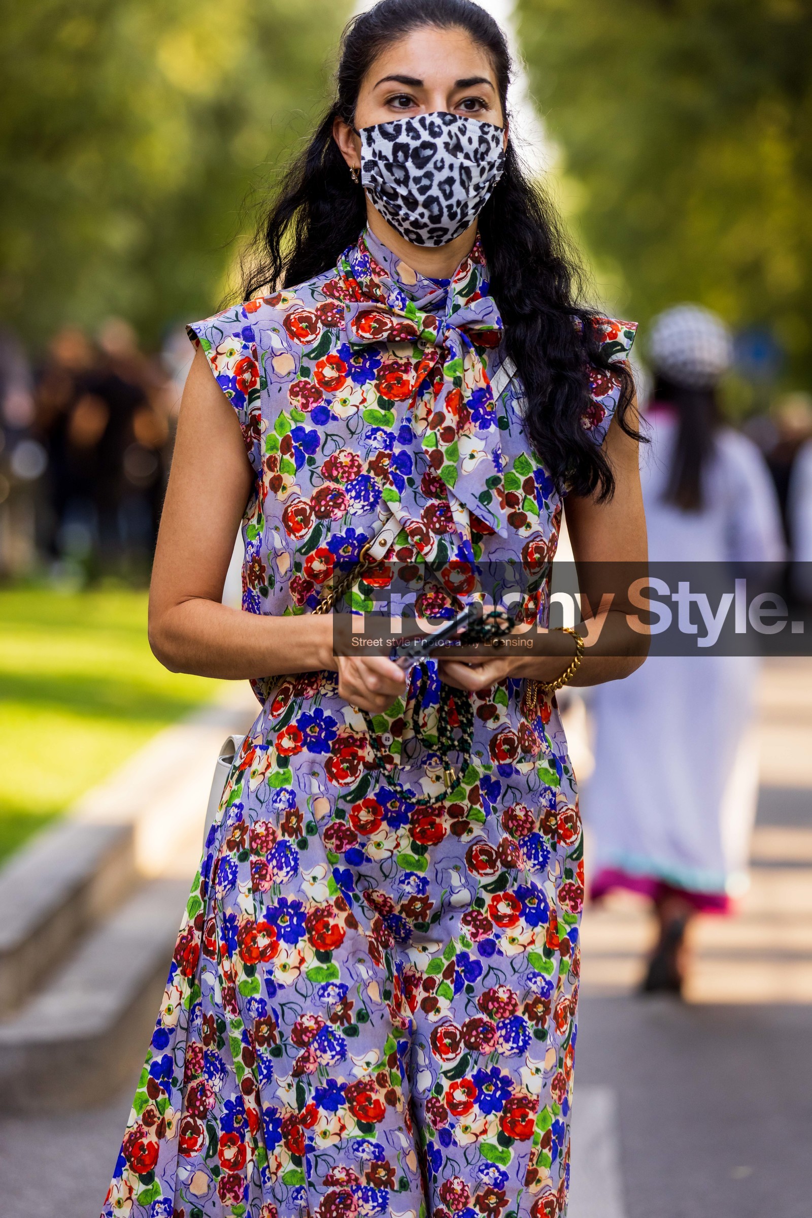 Caroline Issa, color, dress, facial mask, flower print, flowers, necktie, print, printed dress, purple dress, fashion week, frenchystyle, FW, jonathan paciullo, street style, MFW, MILAN, SPRING SUMMER 2022, SS 22, vertical, atmosphere details, detail