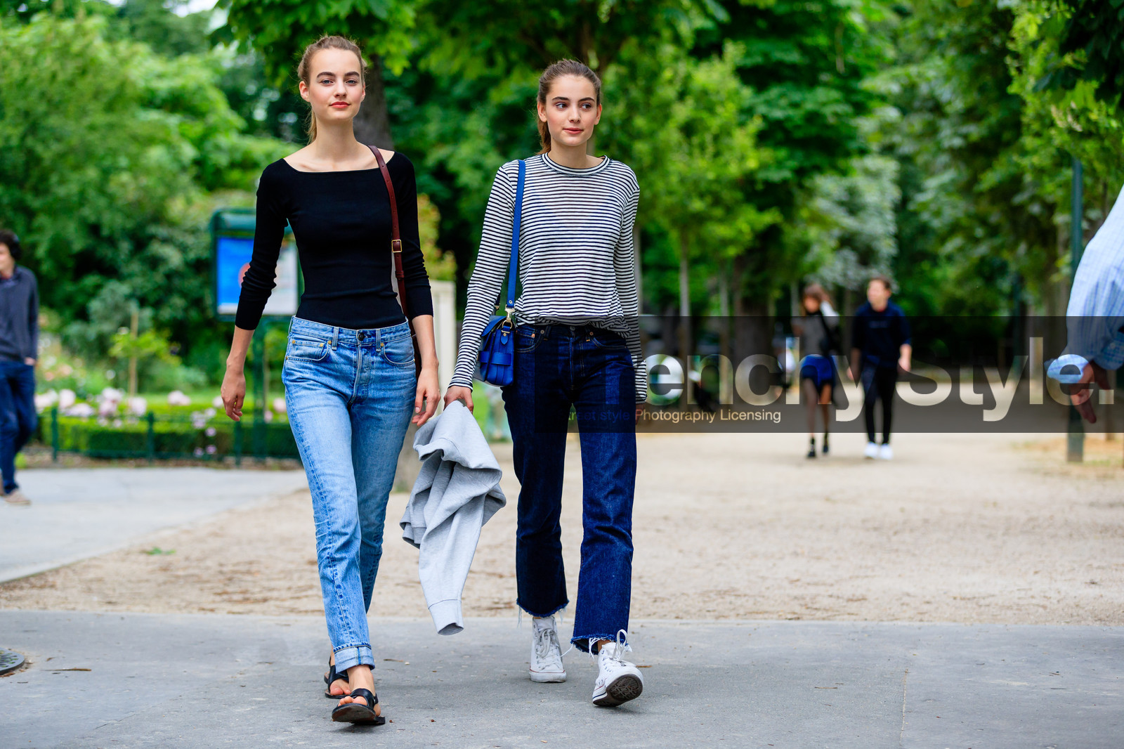 atmosphere details, AUTUMN WINTER 2016-2017, AW 16-17, black sandals, black sweater, blue bag, blue denim, brown bag, bun, converse, denim pants, FALL WINTER 2016-2017, fashion week, frenchystyle, full length, FW, FW 16-17, HAUTE COUTURE, horizontal, isabel marant, jeans, jonathan paciullo, leather bag, leather shoes, Maartje Verhoef, MENSWEAR, model, natural, PARIS, PFW, proenza schouler, skincare, street style, striped t shirt, striped top, trousers, white sneakers
