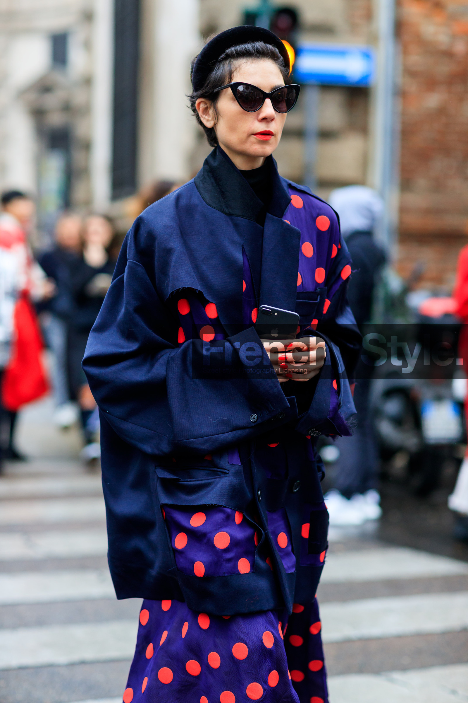 blue jacket, graphic jacket, graphic skirt, headband, polka dot, printed jacket, printed skirt, sunglasses, fashion week, frenchystyle, FW, jonathan paciullo, street style, MFW, MILAN, AUTUMN WINTER 2018-2019, FALL WINTER 2018-2019, FW 18-19, vertical, detail, atmosphere details, eva geraldine fontanelli