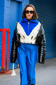 mary leest, blue pullover, blue skirt, white pullover, zipped pullover, black coat, cropped coat, polish coat, down jacket, satin skirt, silk skirt, long skirt, white leather bag, hand bag, square shape glasses, black sunglasses, fashion week, frenchystyle, FW, jonathan paciullo, street style, FALL WINTER 2020-2021, AUTUMN WINTER 2020-2021, FW 20-21, vertical, atmosphere details, detail, NYFW, NEW YORK