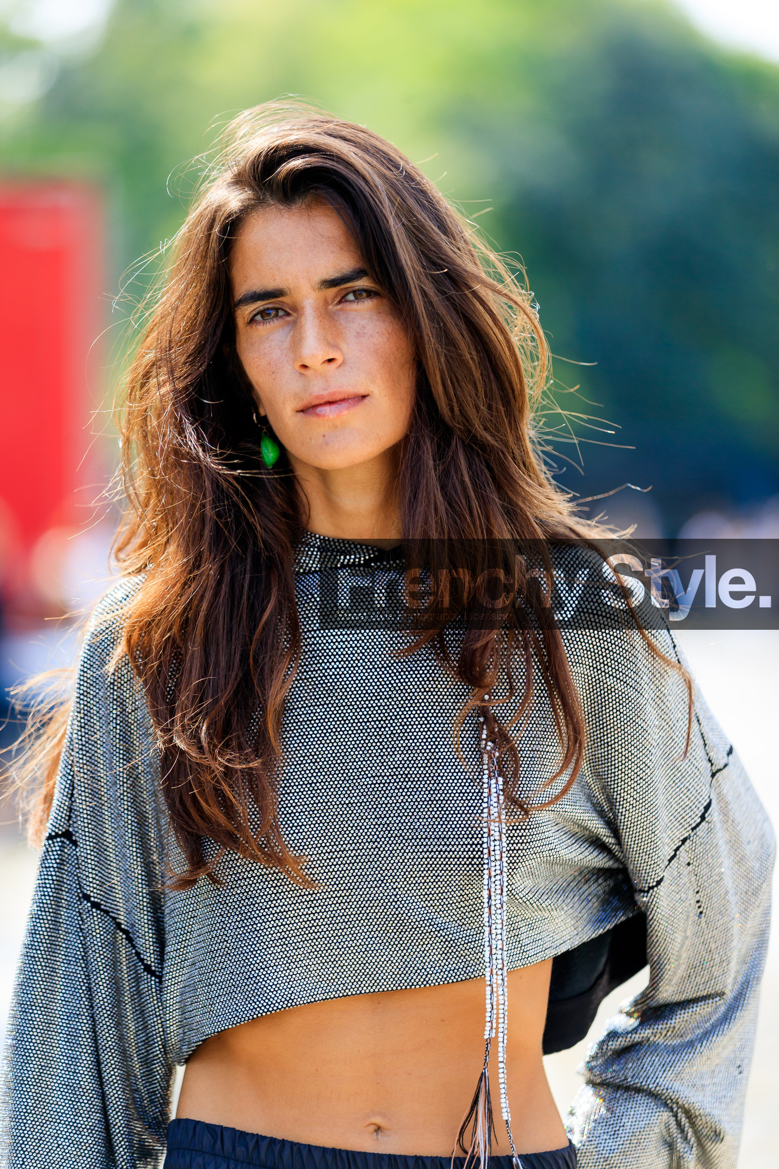 brooch, chiara totire, crop top, earrings, glitter, grey sweater, hoodie, sequined sweater, silver sweater, street style, jonathan paciullo, FW, frenchystyle, fashion week, MFW, MILAN, SPRING SUMMER 2019, SS 19, vertical, atmosphere details, detail