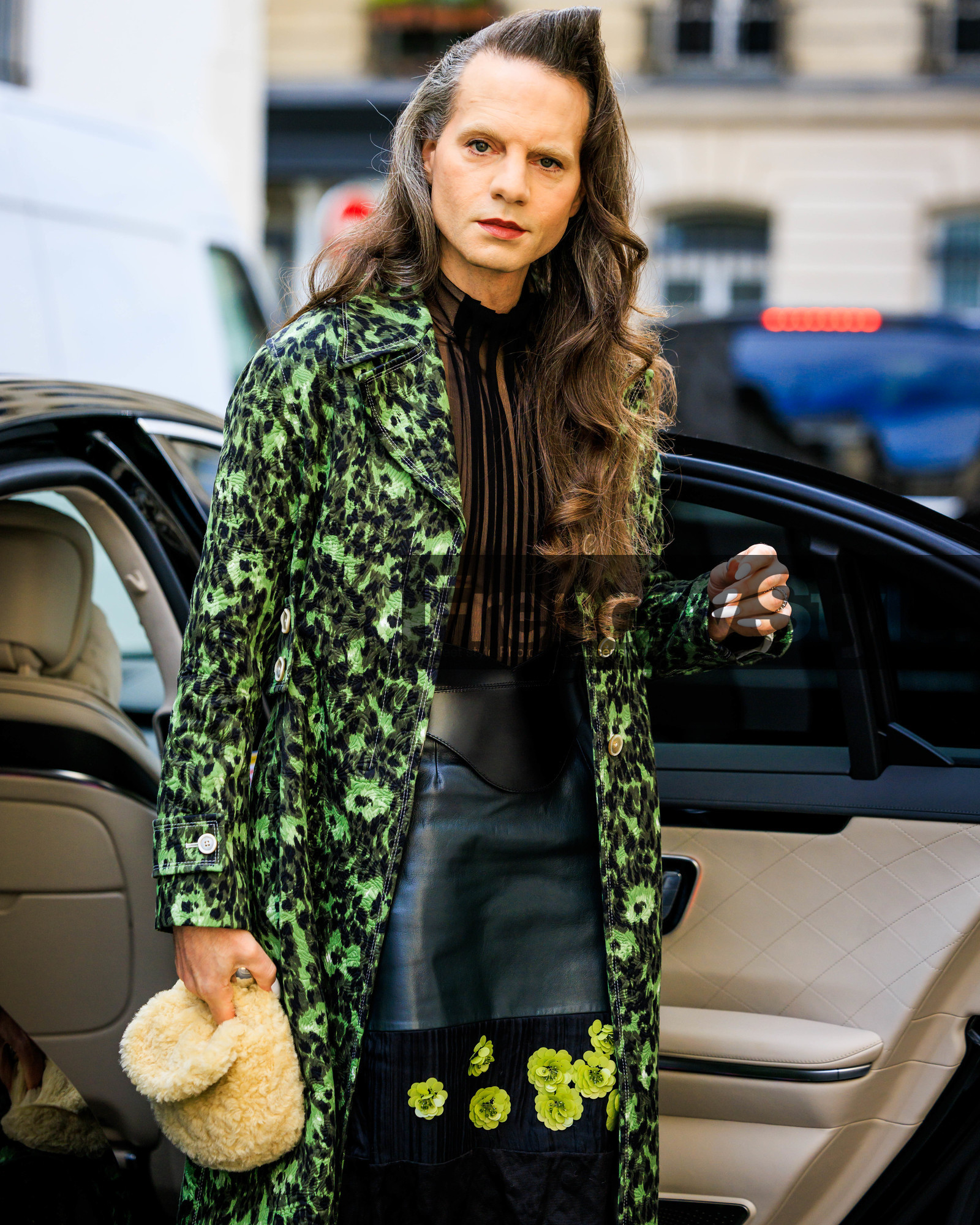 fashion week, frenchystyle, FW, jonathan paciullo, street style, PARIS, PFW, SPRING SUMMER 2024, SS 24, vertical, atmosphere details, detail