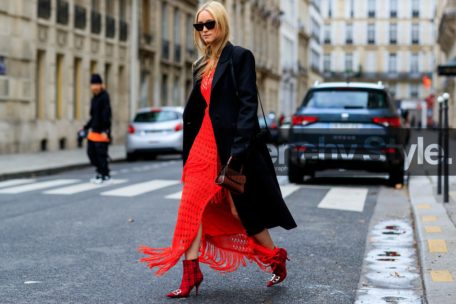 balenciaga, black coat, brown bag, Charlotte Groeneveld, fringes, leather bag, leather shoes, red boots, red dress, sunglasses, PARIS, PFW, street style, jonathan paciullo, FW, frenchystyle, fashion week, AUTUMN WINTER 2019-2020, AW 19-20, FALL WINTER 2019-2020, FW 19-20, horizontal, atmosphere details, full length