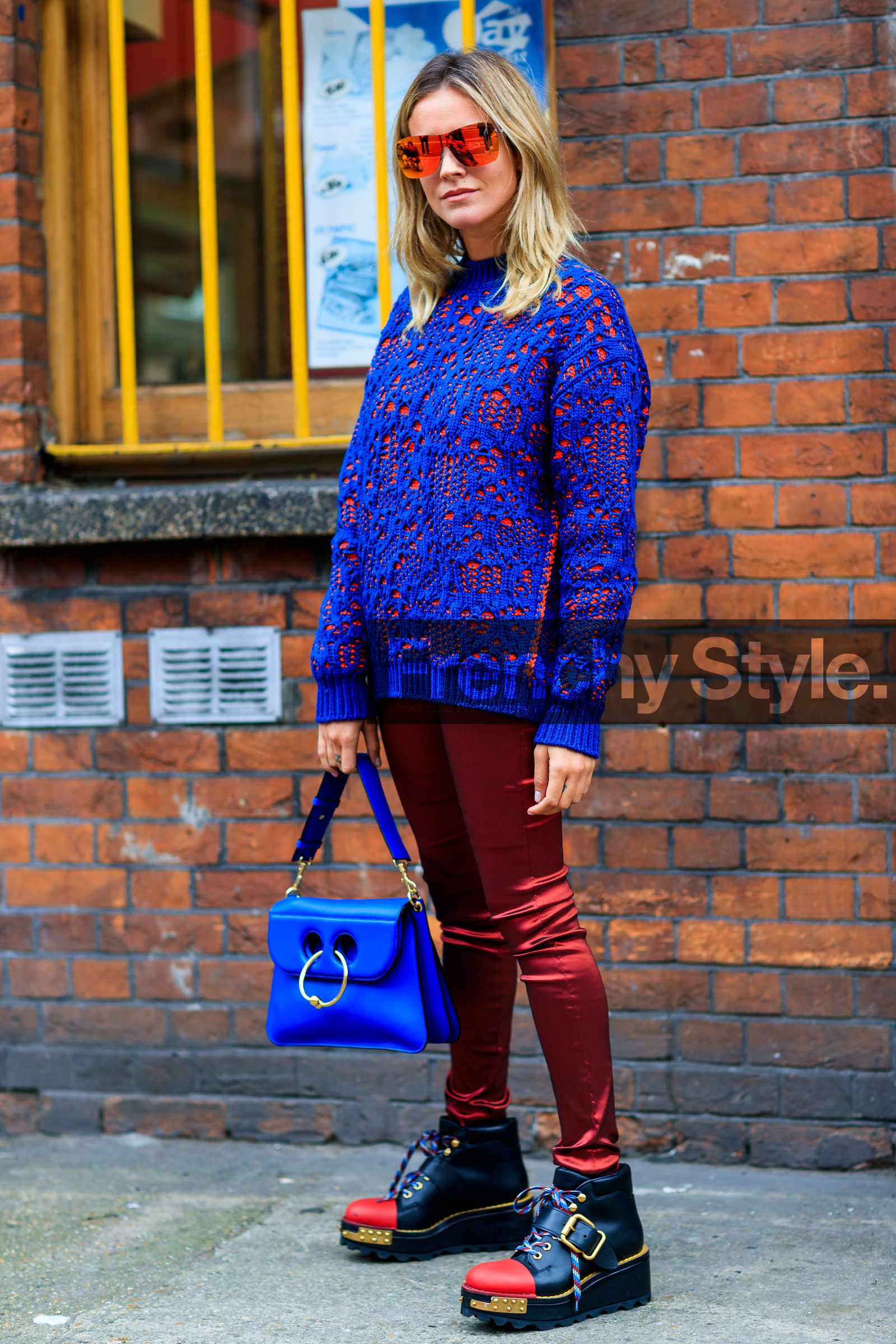 black boots, blanca miro, blue bag, blue sweater, fashion week, frenchystyle, full length, FW, jonathan paciullo, jw anderson, leather bag, leather boots, leather shoes, LFW, LONDON, mirror effect, red pants, SPRING SUMMER 2017, SS 17, street style, sunglasses, trousers, vertical, woman