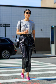 black bag, black pants, caroline issa, fashion week, frenchystyle, full length, FW, grey t shirt, high waist, jonathan paciullo, leather bag, leather pants, leather shoes, NEW YORK, NYFW, purple shoes, SPRING SUMMER 2018, SS 18, street style, sunglasses, trousers, vertical
