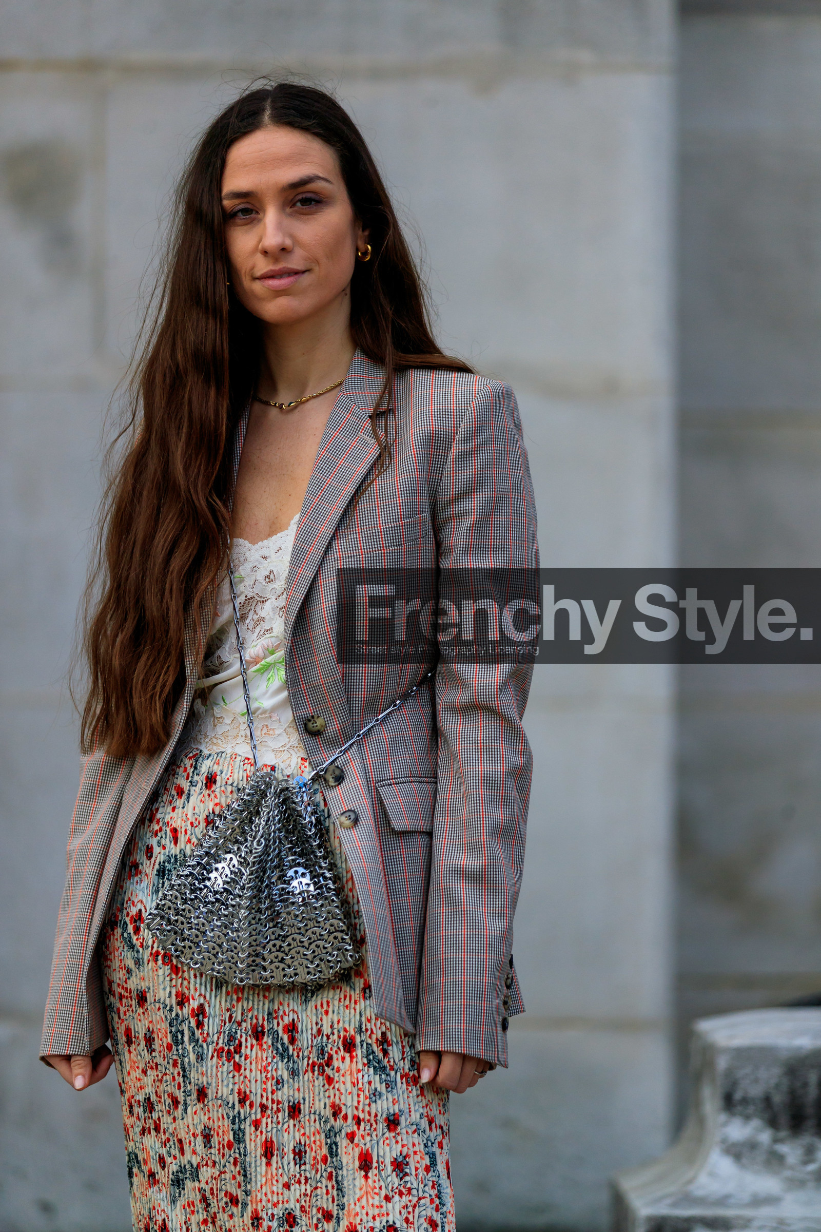 blazer, checked, erika boldrin, graphic dress, graphic jacket, graphic skirt, grey jacket, lace dress, leather bag, metallic bag, paco rabanne, plaid, printed dress, printed jacket, printed skirt, silver bag, PARIS, PFW, street style, jonathan paciullo, FW, frenchystyle, fashion week, AUTUMN WINTER 2019-2020, AW 19-20, FALL WINTER 2019-2020, FW 19-20, vertical, atmosphere details, detail