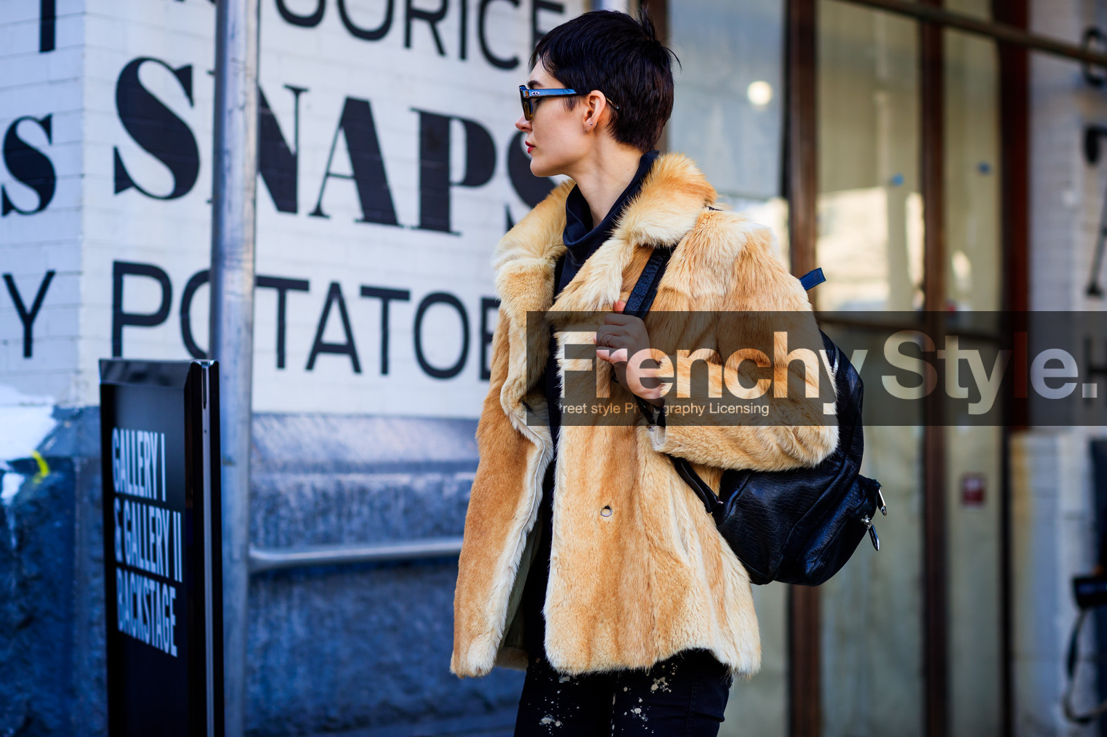 black bag, brown fur, fur jacket, leather backpack, leather bag, short hair, sunglasses, trousers, fashion week, frenchystyle, FW, jonathan paciullo, street style, NYFW, NEW YORK, AUTUMN WINTER 2018-2019, AW 18-19, FALL WINTER 2018-2019, FW 18-19, atmosphere details, horizontal, detail, model
