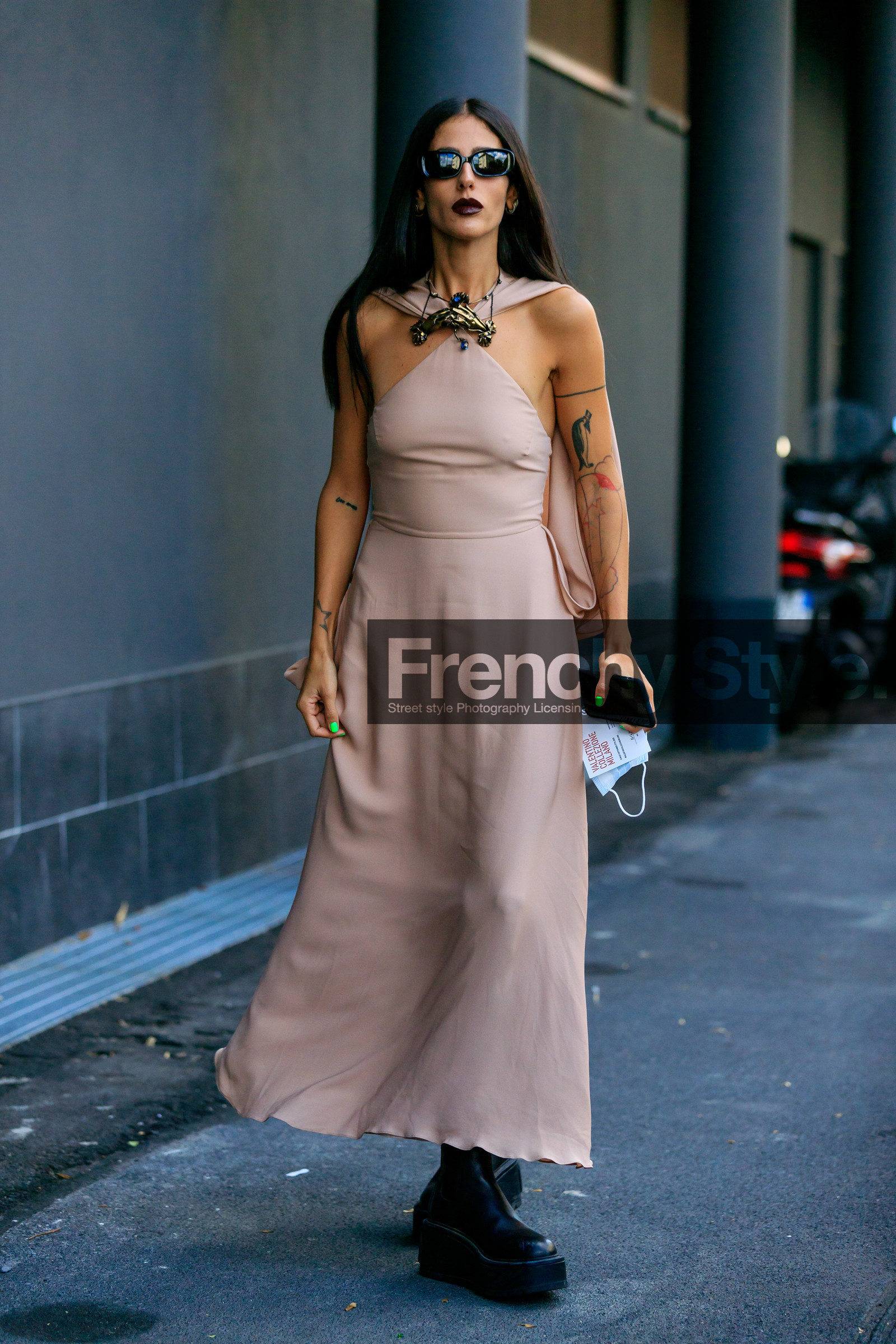 black sunglasses, square shape glasses, nude dress, sleeveless dress, nude cape, long dress, black leather boots, wedge boots, flat boots, big sole boots, big necklace, golden necklace, blue necklace, strassed necklace, valentino dress, valentino necklace, gilda ambrosio, street style, jonathan paciullo, FW, frenchystyle, fashion week, MFW, MILAN, SPRING SUMMER 2021, SS 21, vertical, full length