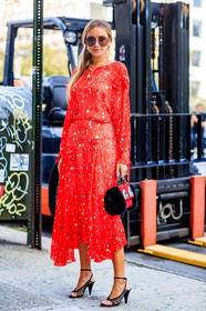 black bag, black shoes, fashion week, frenchystyle, full length, fun bag, fur bag, FW, graphic dress, high heels, jonathan paciullo, leather bag, leather shoes, NEW YORK, nina suess, NYFW, printed dress, red bag, red dress, SPRING SUMMER 2018, SS 18, street style, sunglasses, vertical