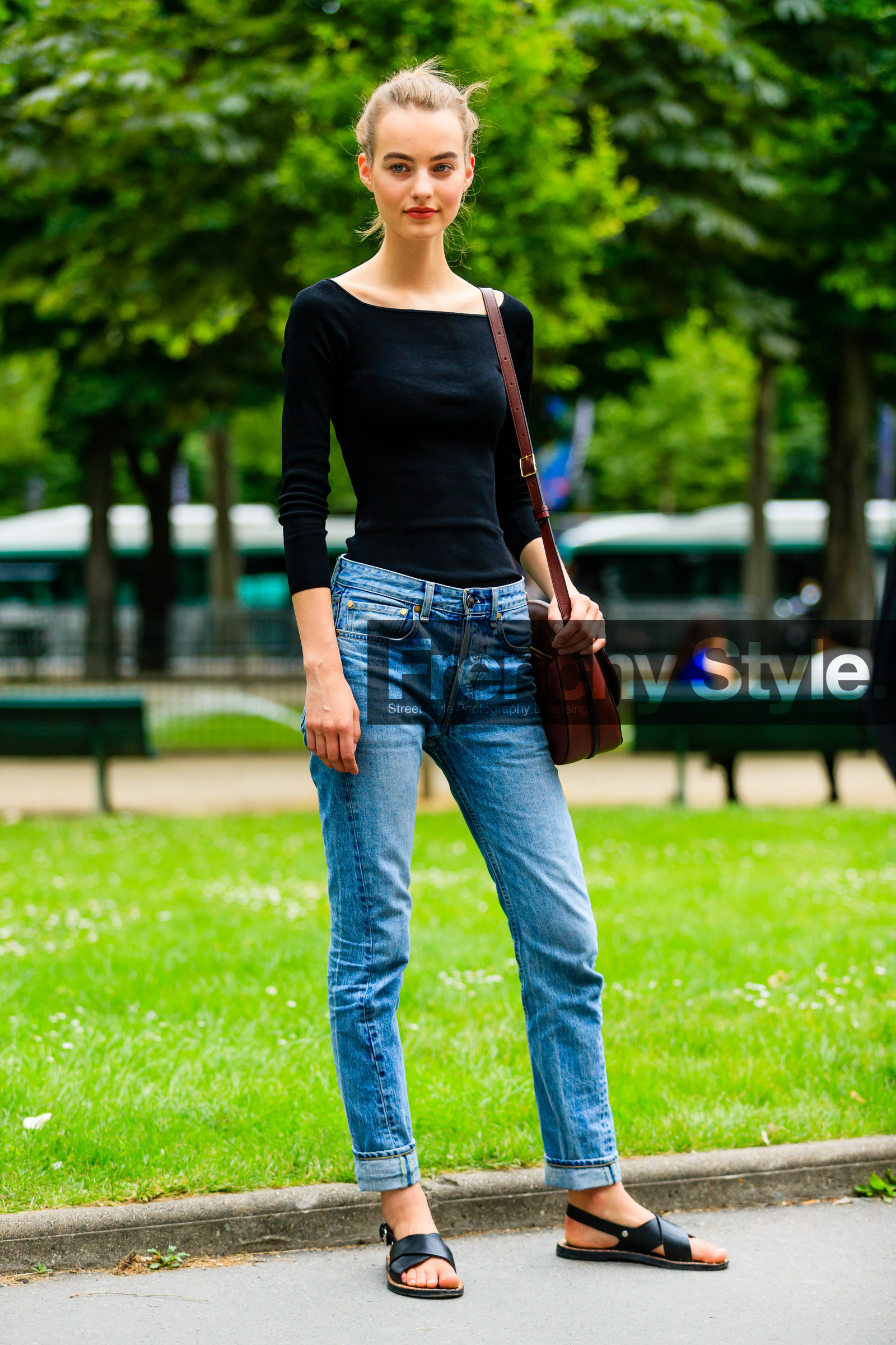 AUTUMN WINTER 2016-2017, AW 16-17, black sandals, black sweater, blue denim, brown bag, bun, denim pants, FALL WINTER 2016-2017, fashion week, frenchystyle, full length, FW, FW 16-17, HAUTE COUTURE, isabel marant, jeans, jonathan paciullo, leather bag, leather shoes, Maartje Verhoef, MENSWEAR, model, natural, PARIS, PFW, skincare, street style, trousers, vertical