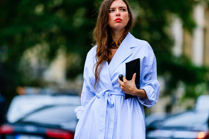 atmosphere details, detail, fashion week, frenchystyle, FW, horizontal, jonathan paciullo, leather bag, PARIS, PFW, red lips, robe, shirt dress, SPRING SUMMER 2017, SS 17, street style, striped dress, white dress