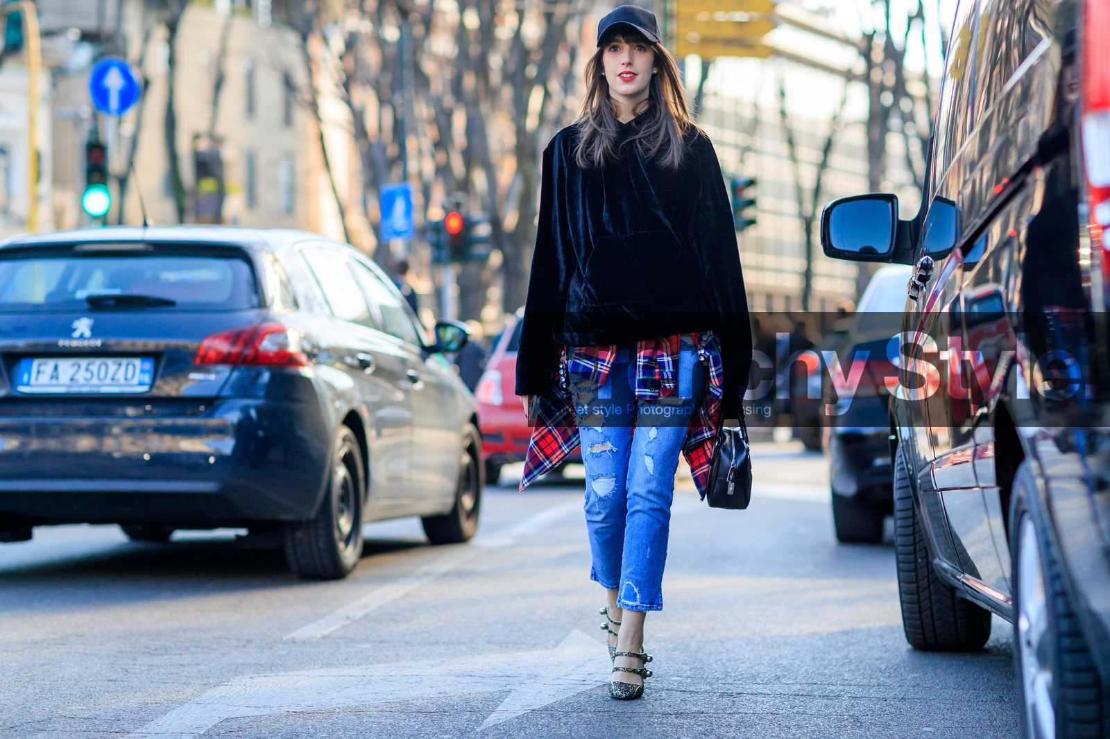 atmosphere details, AUTUMN WINTER 2017-2018, AW 17-18, babies, black bag, black cap, black sweater, blue denim, checked shirt, denim pants, FALL WINTER 2017-2018, fashion week, frenchystyle, full length, FW, FW 17-18, graphic shirt, high heels, horizontal, jeans, jonathan paciullo, leather bag, leather shoes, MFW, MILAN, plaid, prada, printed shirt, red shirt, shiny shoes, silver shoes, street style, tied up shirt, trousers, velvet