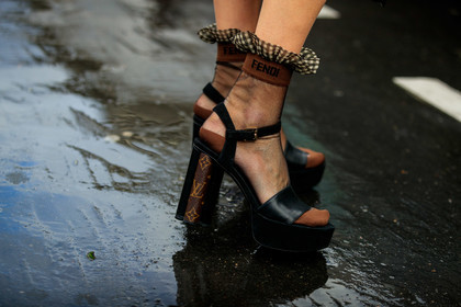 leonie hanne, black leather sandals, high heels sandals, platform sandals, open toe shoes, monogrammed shoes, louis vuitton shoes, brown socks, sheer socks, ruffle socks, fendi socks, checked socks, big heels, close up detail, shoes detail, fashion week, frenchystyle, FW, jonathan paciullo, street style, PFW, PARIS, horizontal, atmosphere details, detail