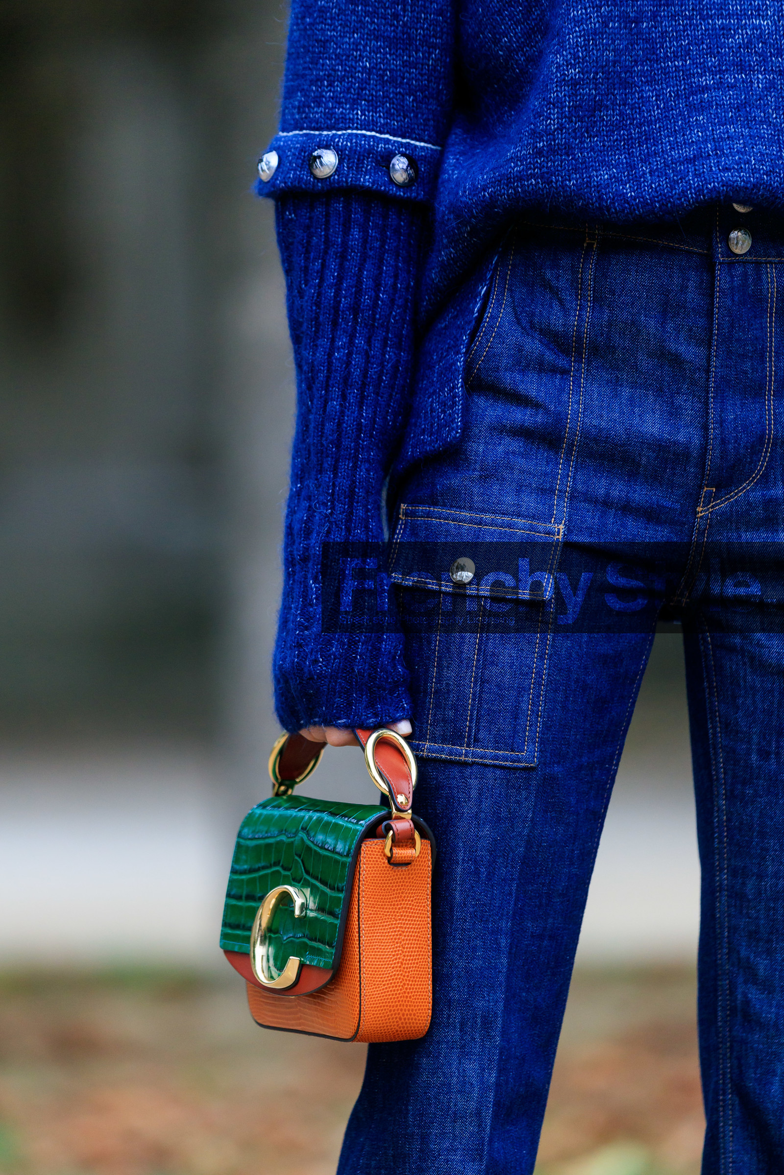 mary leest, denim, denim total look, denim top, chloe bag, chloe pants, chloe look, chloe top, blue jeans, hand bag, golden buckle bag, camel leather bag, green leather bag, animal skin bag, mini bag, bag detail, close up detail, fashion week, frenchystyle, FW, jonathan paciullo, street style, SPRING SUMMER 2020, SS 20, PFW, PARIS, vertical, atmosphere details, detail
