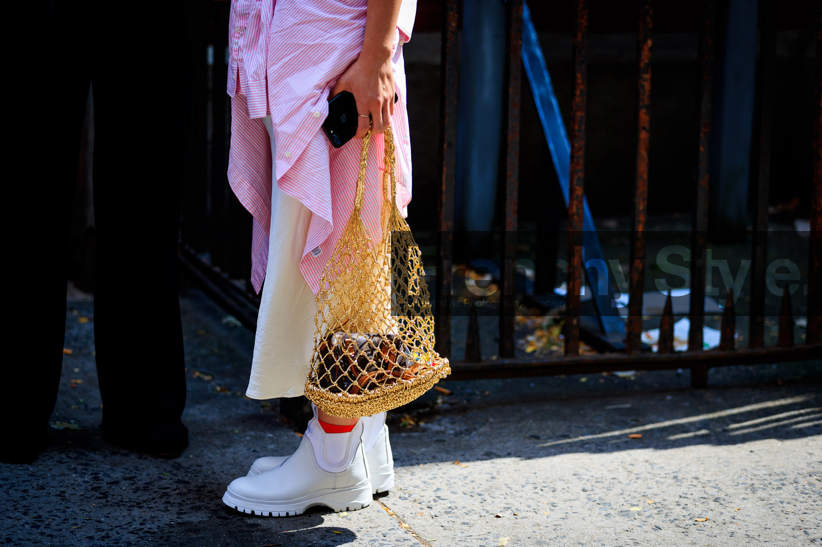 fishnet, leather bag, leather shoes, pink shirt, striped shirt, tied up shirt, white boots, yellow bag, fashion week, frenchystyle, FW, jonathan paciullo, street style, NYFW, NEW YORK, SPRING SUMMER 2019, SS 19, atmosphere details, horizontal, detail