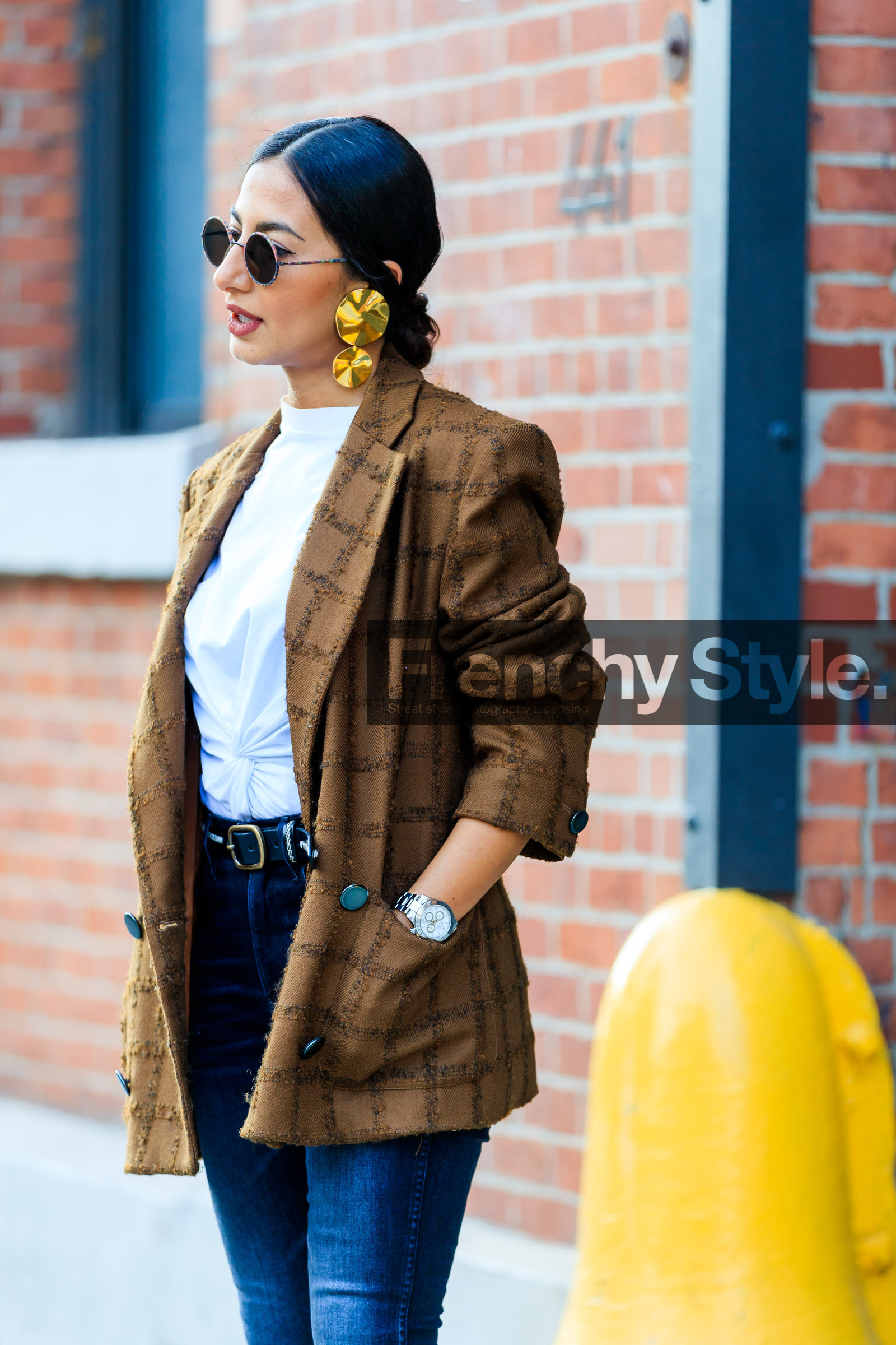 atmosphere details, blazer, blue denim, brown jacket, checked jacket, denim pants, detail, earrings, fashion week, frenchystyle, FW, golden jewelry, graphic jacket, jeans, jonathan paciullo, nausheen shah, NEW YORK, NYFW, plaid, printed jacket, SPRING SUMMER 2018, SS 18, street style, sunglasses, trousers, vertical, white t shirt