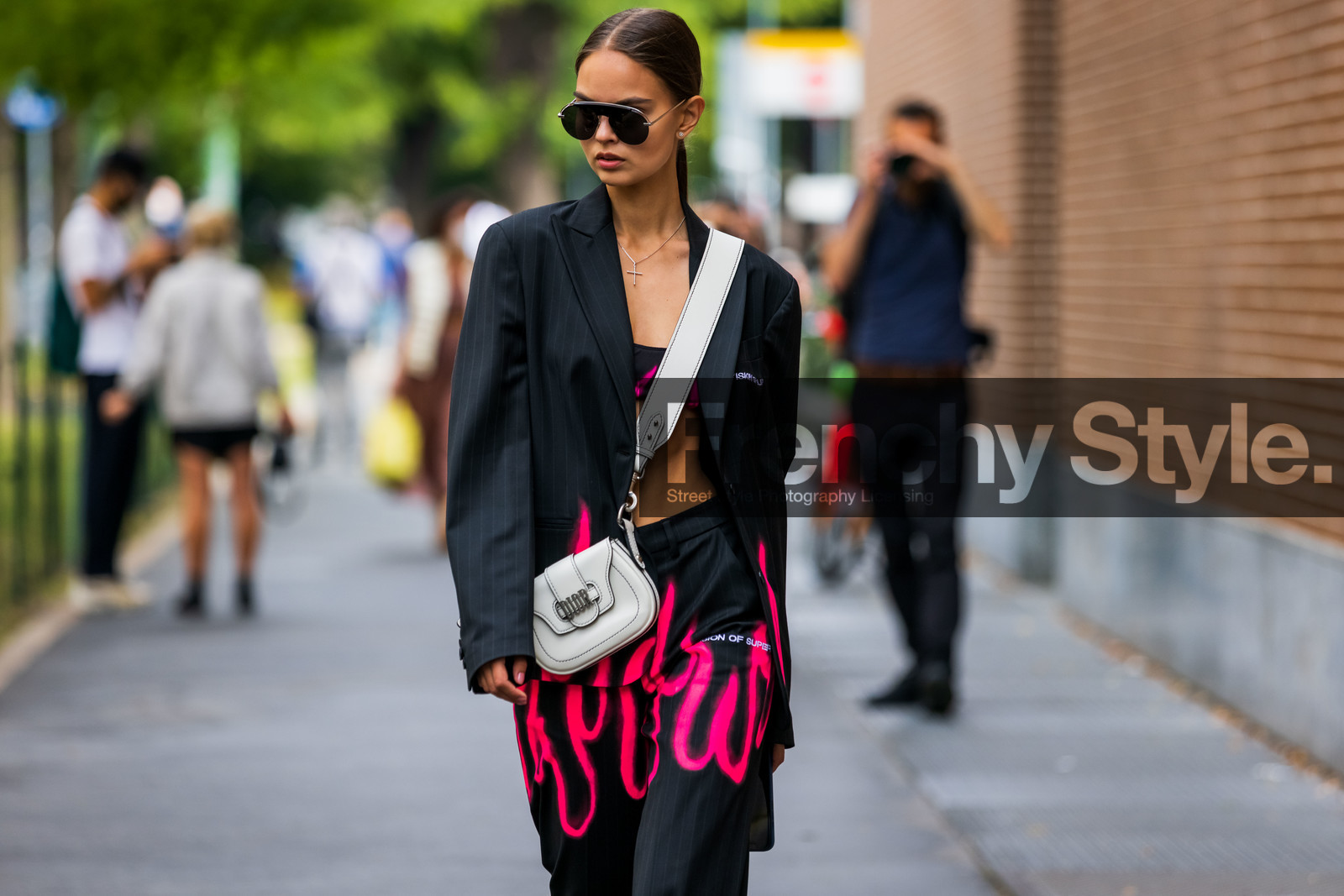 aviator sunglasses, black blazer, black look, black pants, bra, dior bag, print bag, sunglasses, fashion week, frenchystyle, FW, jonathan paciullo, street style, MFW, MILAN, SPRING SUMMER 2022, SS 22, horizontal, atmosphere details, detail