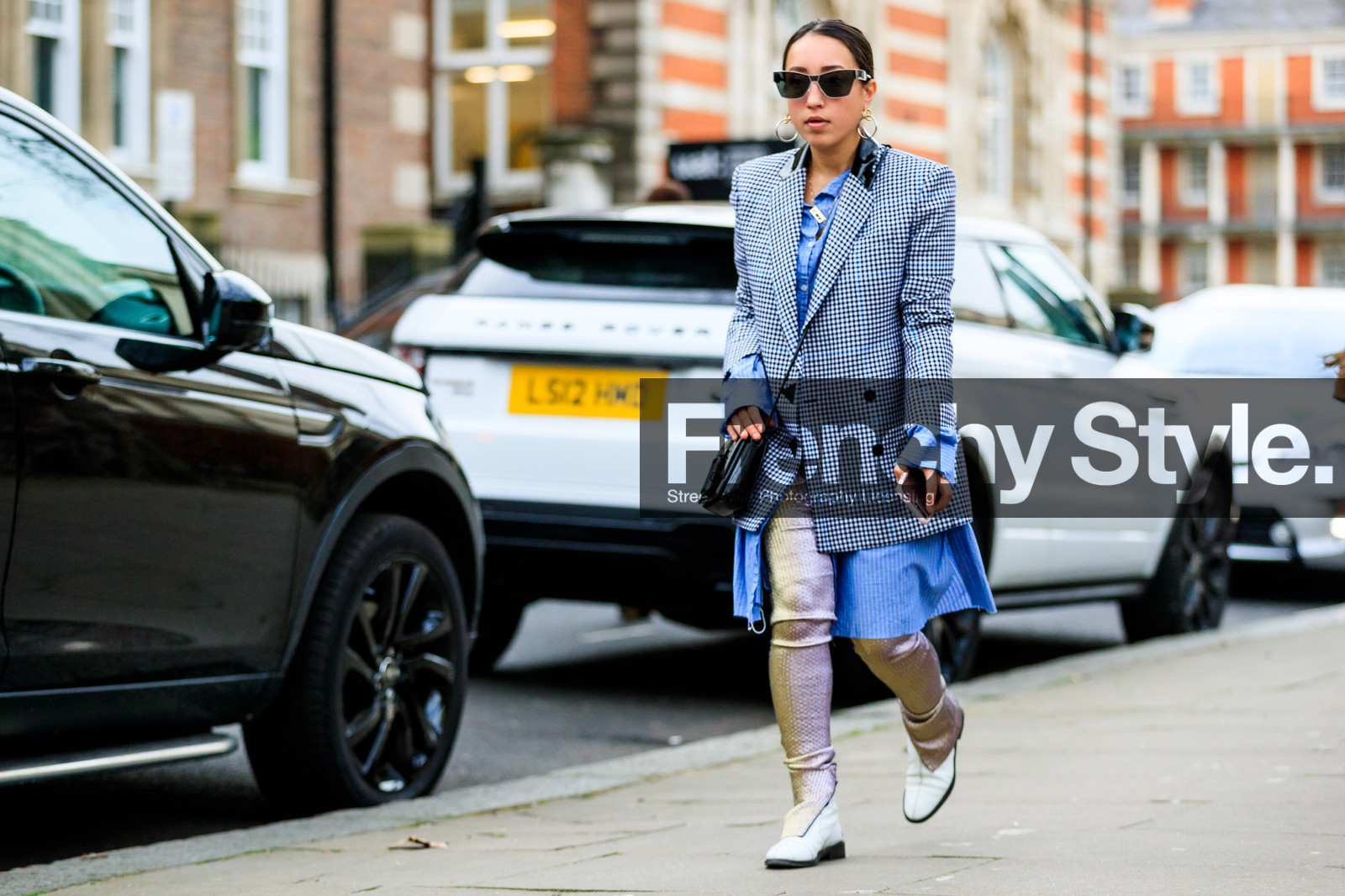 atmosphere details, AUTUMN WINTER 2017-2018, AW 17-18, black bag, black jacket, blue shirt, checked jacket, FALL WINTER 2017-2018, fashion week, frenchystyle, full length, FW, FW 17-18, golden pants, horizontal, houndstooth pattern, jonathan paciullo, leather bag, leather pants, leather shoes, LFW, LONDON, oversize, plaid, shiny pants, street style, sunglasses, white boots