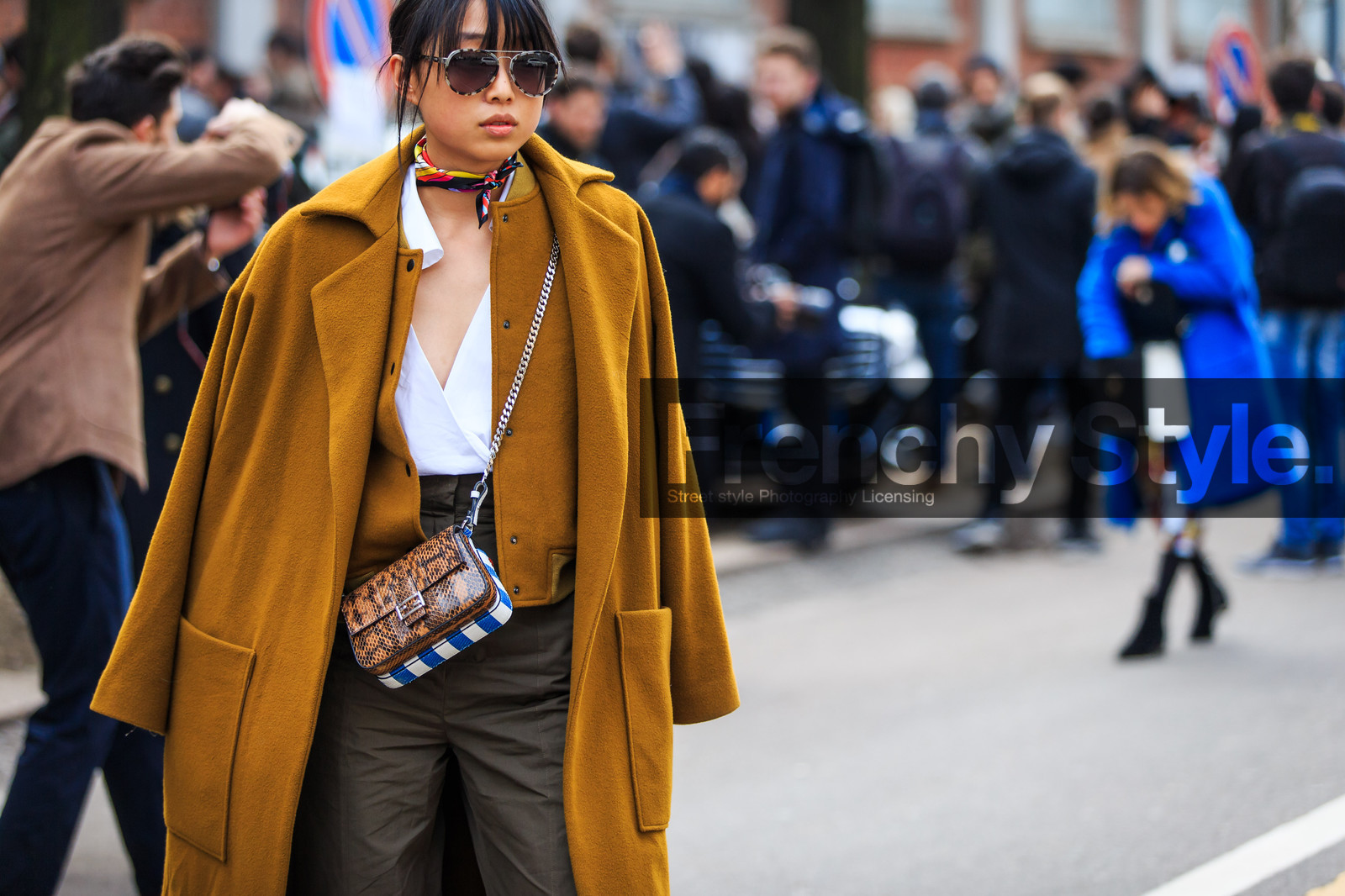 animal print, atmosphere details, AUTUMN WINTER 2016-2017, AW 16-17, brown bag, camel coat, camel jacket, detail, FALL WINTER 2016-2017, fashion week, fendi, frenchystyle, FW, FW 16-17, graphic bag, green pants, high waist, horizontal, jonathan paciullo, kaki pants, leather bag, LFW, LONDON, margaret, zhang, MENSWEAR, over the shoulder, snake print, street style, striped bag, stripes, suede shoes, sunglasses, sweatpants, teddy jacket, tied up scarf, trousers, white shirt
