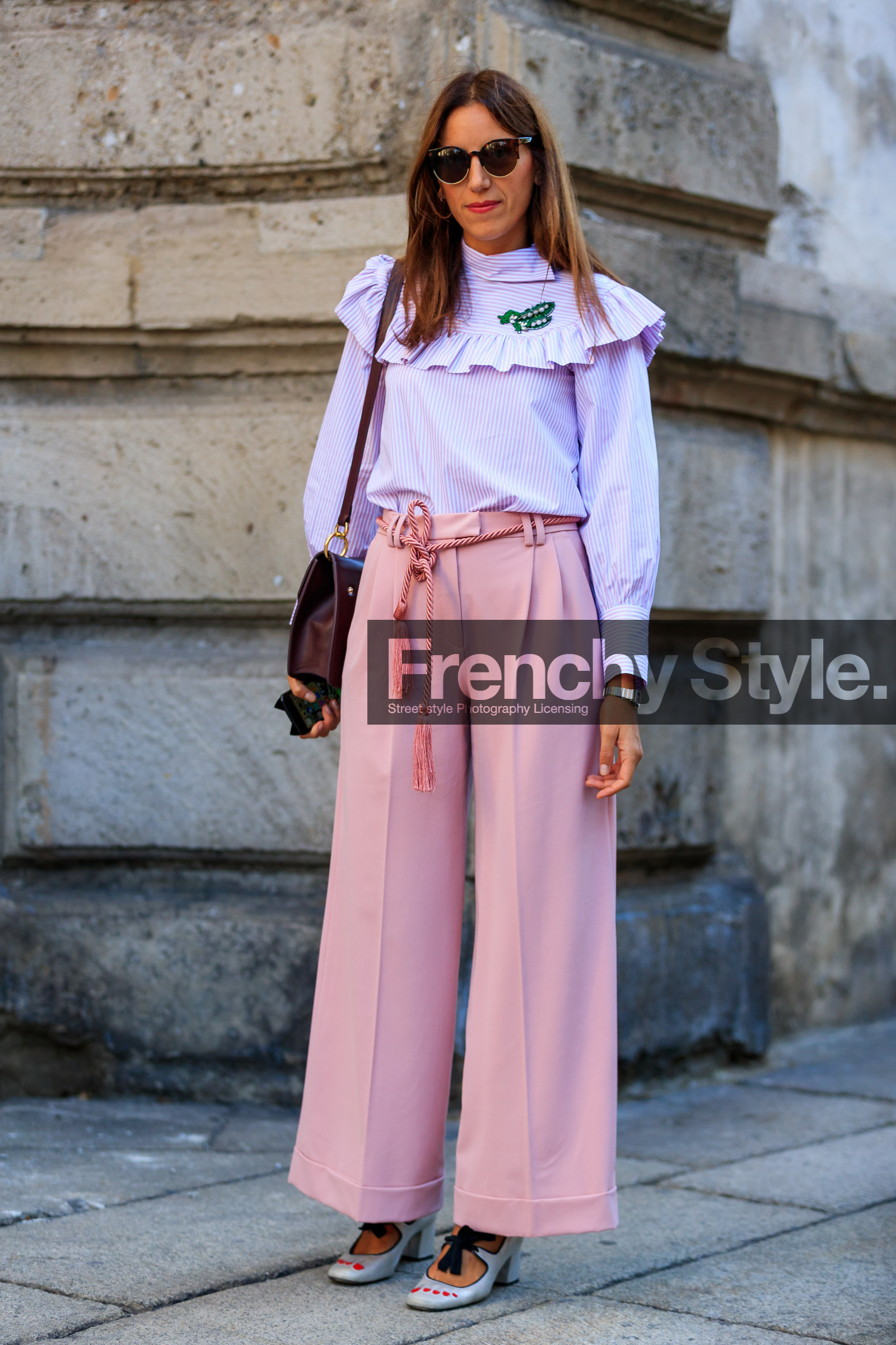 bordeaux, burgundy, fashion week, frenchystyle, full length, FW, graphic shirt, grey shoes, high heels, jonathan paciullo, leather bag, leather shoes, MFW, MILAN, pink pants, printed shirt, printed shoes, purple shirt, red bag, ruffles, SPRING SUMMER 2018, SS 18, street style, striped shirt, sunglasses, trousers, vertical