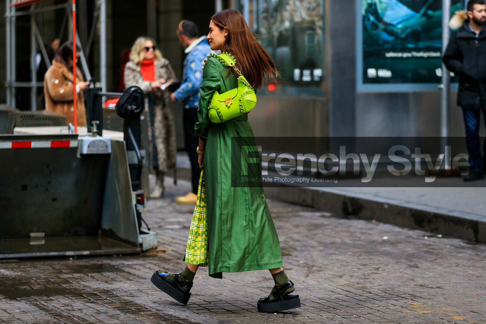 black shoes, green bag, green coat, green dress, green socks, leather bag, leather coat, leather shoes, pleated dress, tone on tone, total look green, street style, jonathan paciullo, frenchystyle, NYFW, NEW YORK, AUTUMN WINTER 2019-2020, AW 19-20, FALL WINTER 2019-2020, FW 19-20, FW, fashion week, atmosphere details, horizontal, full length