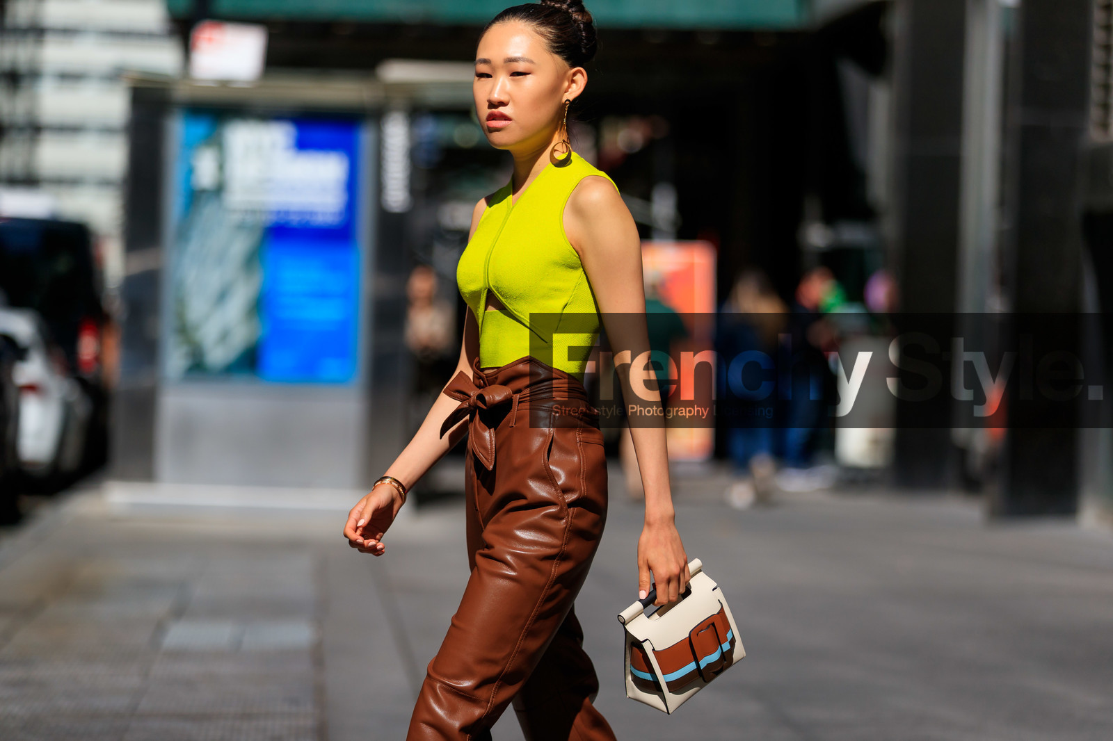 boyy, brown bag, brown pants, earrings, graphic bag, high waist, jaime xie, leather bag, leather pants, leather shoes, printed bag, trousers, white bag, yellow knit, fashion week, frenchystyle, FW, jonathan paciullo, street style, NEW YORK, NYFW, SPRING SUMMER 2020, SS 20, horizontal, atmosphere details, detail