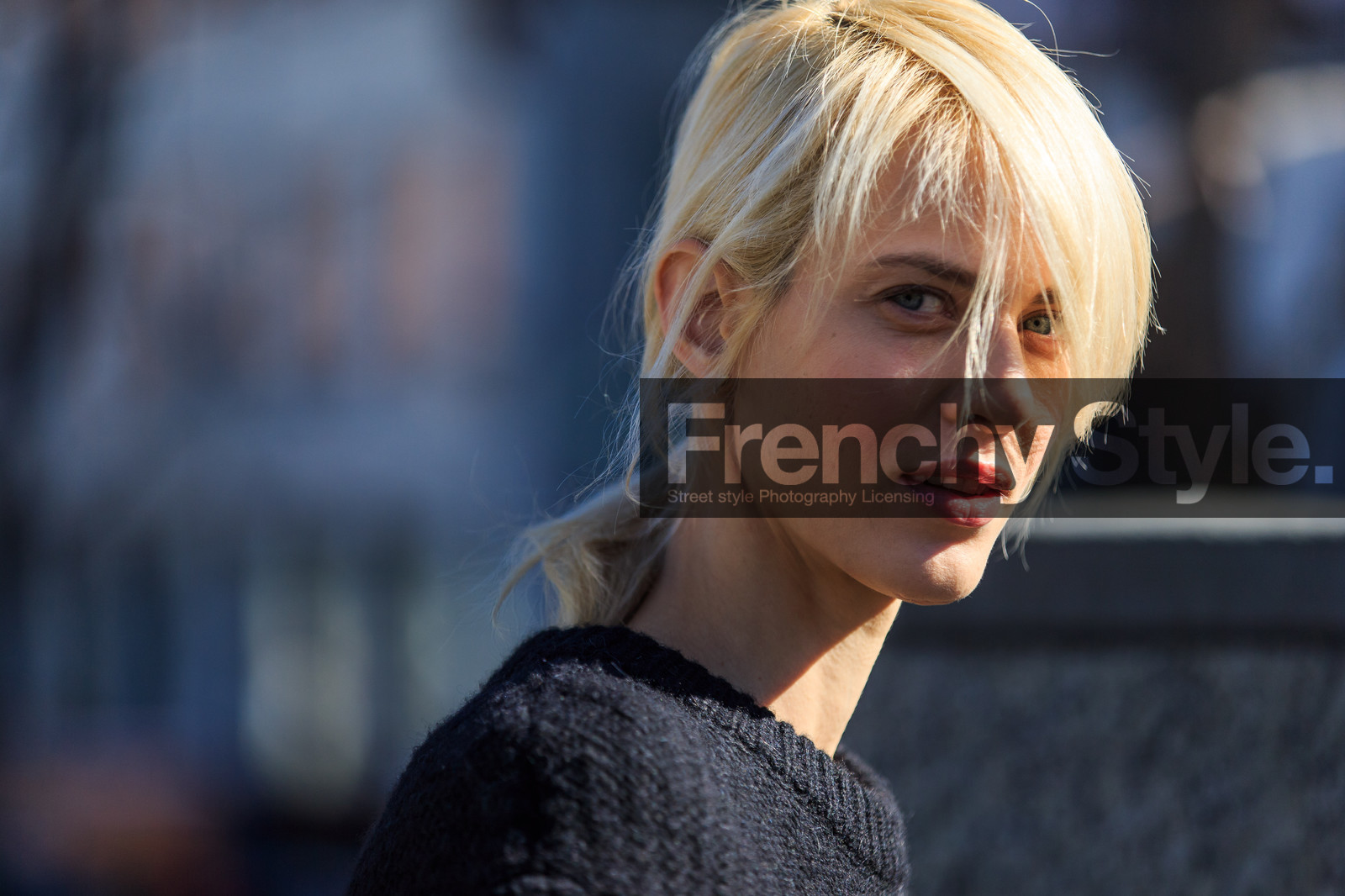 atmosphere details, AUTUMN WINTER 2016-2017, AW 16-17, aymeline valade, black sweater, blond hair, detail, fashion week, frenchystyle, FW, FW 16-17, horizontal, jonathan paciullo, model, NEW YORK, NYFW, street style, woman