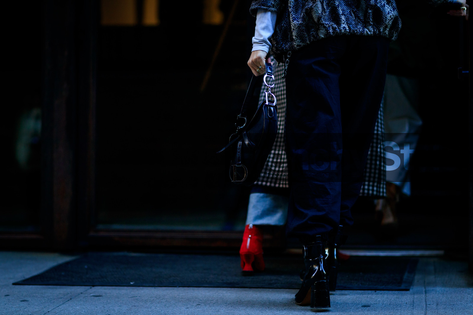 black bag, black pants, black shoes, christian dior, graphic jacket, grey jacket, leather bag, leather shoes, printed jacket, snake print, trousers, street style, jonathan paciullo, FW, frenchystyle, fashion week, NYFW, NEW YORK, AUTUMN WINTER 2018-2019, AW 18-19, FALL WINTER 2018-2019, FW 18-19, atmosphere details, horizontal, detail, annie georgia greenberg