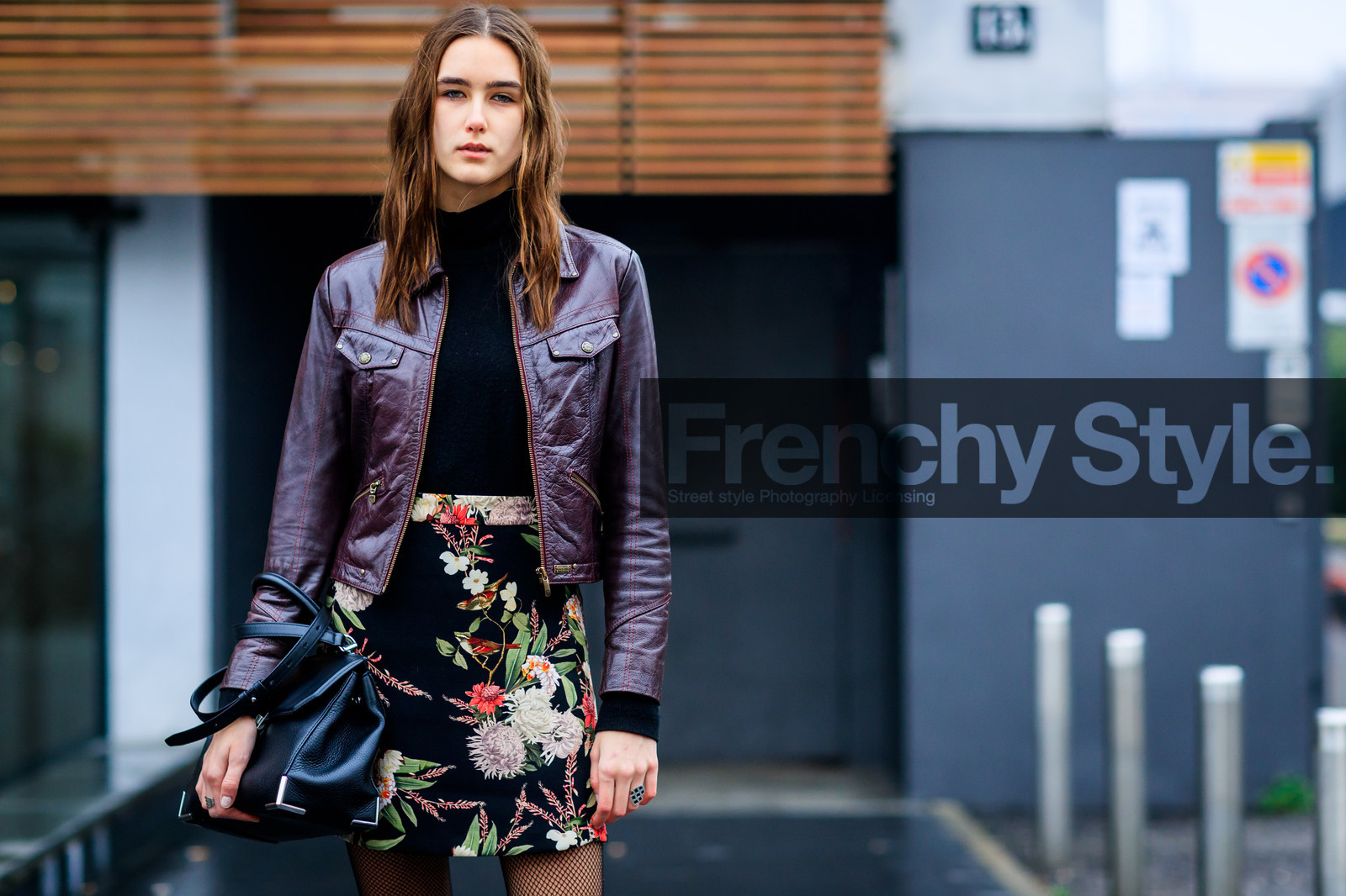 atmosphere details, AUTUMN WINTER 2017-2018, AW 17-18, black bag, black knit, black skirt, cropped top, detail, FALL WINTER 2017-2018, fashion week, fishnet, floral, flowers, frenchystyle, FW, FW 17-18, horizontal, jonathan paciullo, leather bag, leather jacket, MFW, MILAN, model, printed skirt, purple jacket, street style, tights