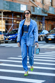 brittany xavier, denim, denim jacket, denim top, denim total look, blue jeans, blue jacket, blue top, blue total look, cropped top, zipped top, corset top, blue leather bag, hand bag, chloe bag, golden necklace, multi necklace, letters necklace, chain necklace, animal skin bag, mini bag, animal skin shoes, green leather shoes, neon shoes, boyfriend jeans, fashion week, frenchystyle, FW, jonathan paciullo, street style, AUTUMN WINTER 2020-2021, FALL WINTER 2020-2021, FW 20-21, vertical, full length, NYFW, NEW YORK