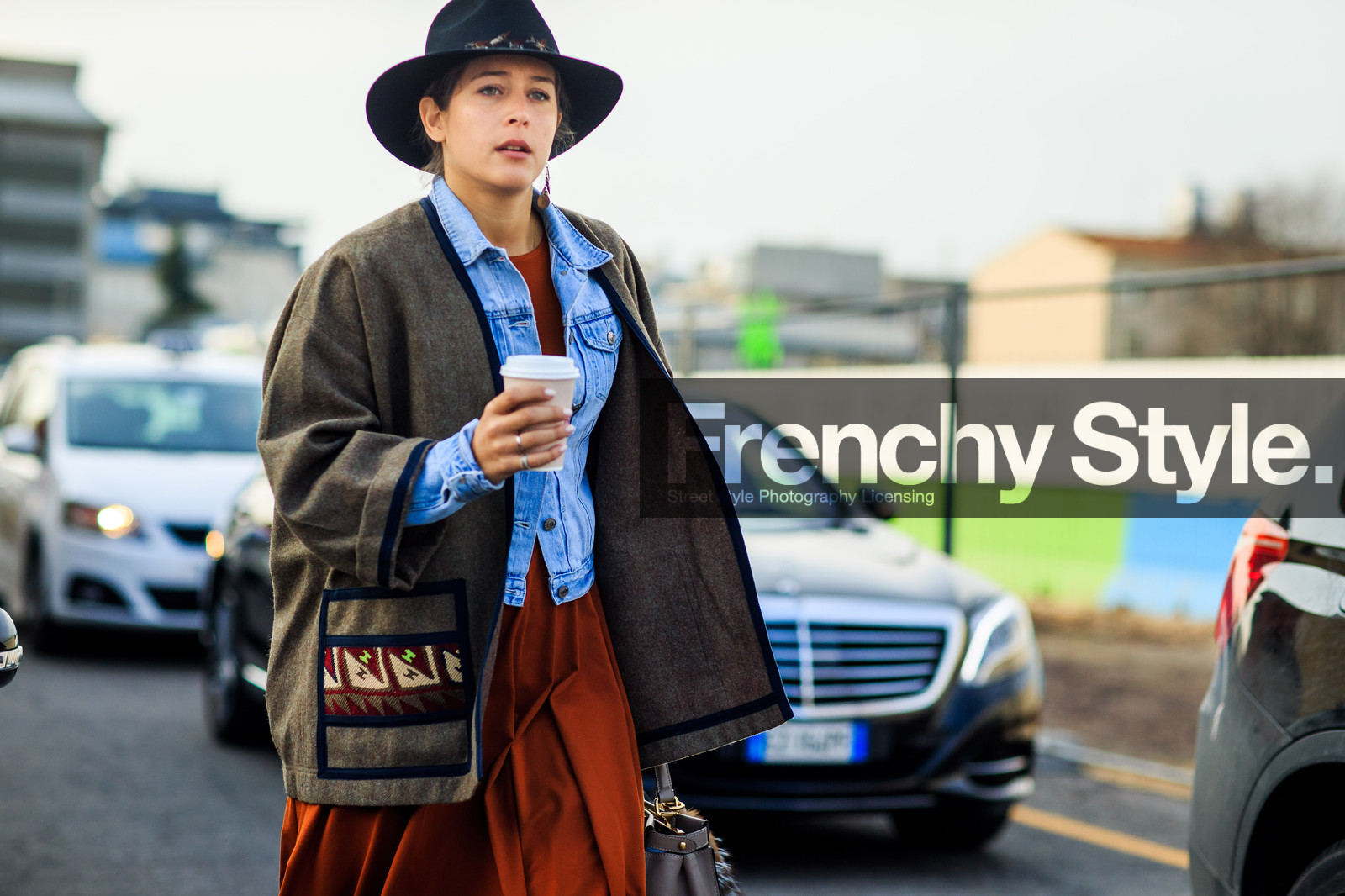 atmosphere details, AUTUMN WINTER 2016-2017, AW 16-17, beige bag, beige jacket, beige knit, black hat, blue denim, denim jacket, detail, earrings, FALL WINTER 2016-2017, fashion week, fedora, fendi, frenchystyle, FW, FW 16-17, horizontal, jonathan paciullo, leather bag, LFW, LONDON, MENSWEAR, red dress, street style