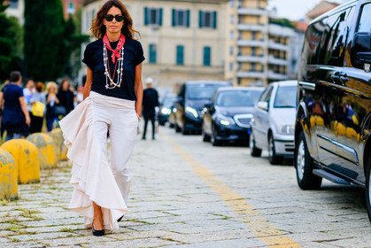 atmosphere details, black shoes, black t shirt, blue denim, denim pants, fashion week, frenchystyle, full length, FW, graphic pants, horizontal, jeans, jonathan paciullo, leather shoes, MFW, MILAN, necklace, red bandana, SPRING SUMMER 2017, SS 17, street style, sunglasses, trousers, white pants