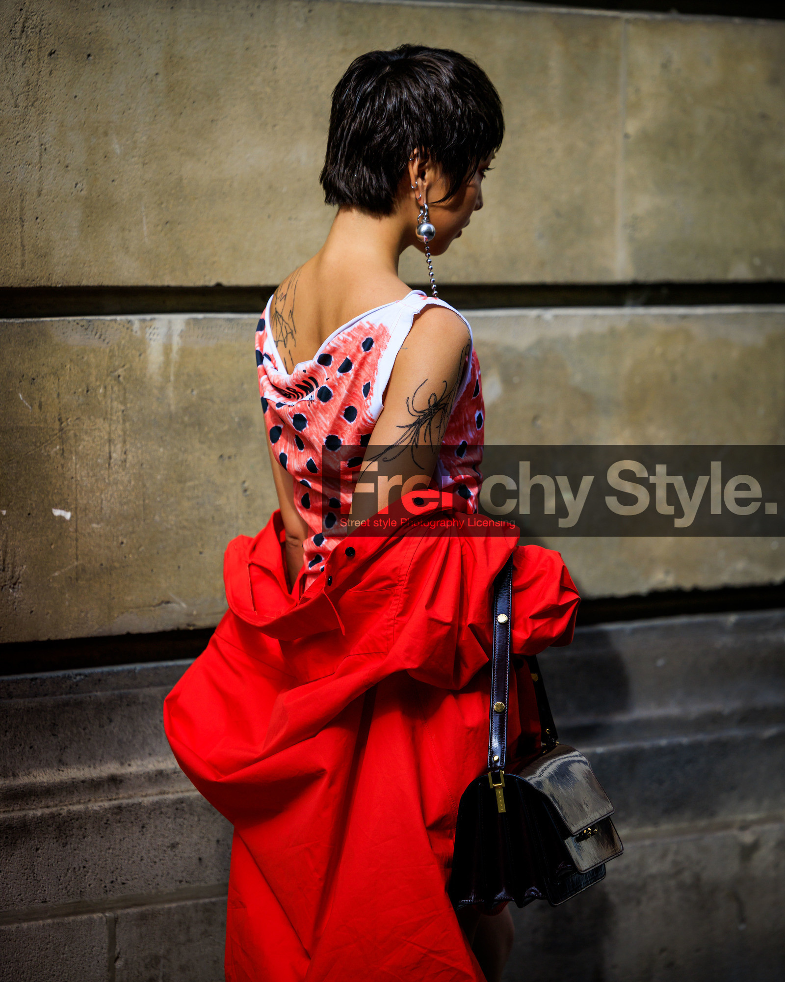 fashion week, frenchystyle, FW, jonathan paciullo, street style, PARIS, PFW, SPRING SUMMER 2024, SS 24, vertical, atmosphere details, detail