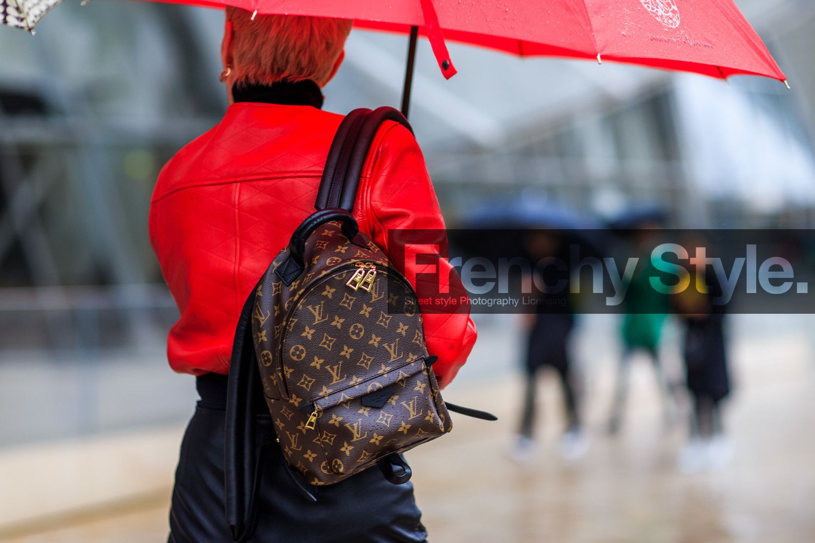 atmosphere details, AUTUMN WINTER 2016-2017, AW 16-17, brown bag, detail, FALL WINTER 2016-2017, fashion week, frenchystyle, FW, FW 16-17, horizontal, jonathan paciullo, leather backpack, leather jacket, louis vuitton, monogram, PARIS, PFW, printed bag, red jacket, street style, umbrella