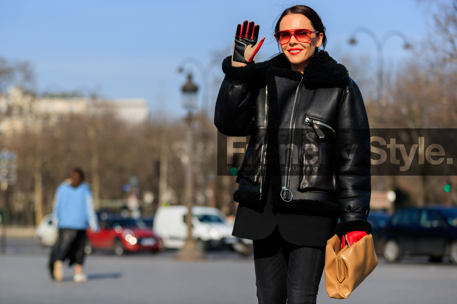 black denim, black jacket, black pants, camel bag, denim pants, jeans, leather bag, leather gloves, leather jacket, shearling, sunglasses, trousers, street style, jonathan paciullo, FW, frenchystyle, fashion week, PFW, PARIS, AUTUMN WINTER 2018-2019, FALL WINTER 2018-2019, FW 18-19, horizontal, atmosphere details, evangelie smyrniotaki