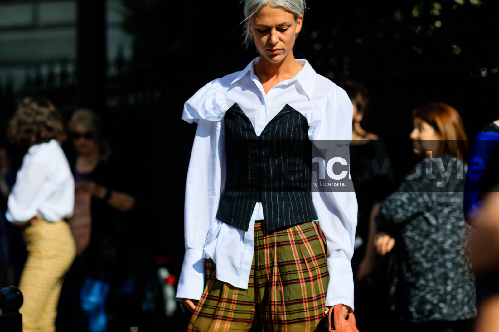 atmosphere details, black top, bustier top, checked pants, detail, dyed hair, fashion week, frenchystyle, FW, graphic pants, green pants, grey hair, horizontal, jonathan paciullo, PARIS, PFW, plaid, printed pants, SPRING SUMMER 2017, SS 17, street style, tartan, trousers, tucked in, white shirt, Zoë Hordies