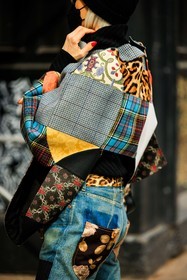 multiprint patch work poncho, multiprint denim pants, details, fashion week, frenchystyle, FW, jonathan paciullo, street style, NYFW, NEW YORK, AUTUMN WINTER 2022-2023, FALL WINTER 2022_2023, FW 22-23, vertical, atmosphere details